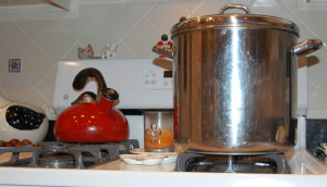 Large soup pot